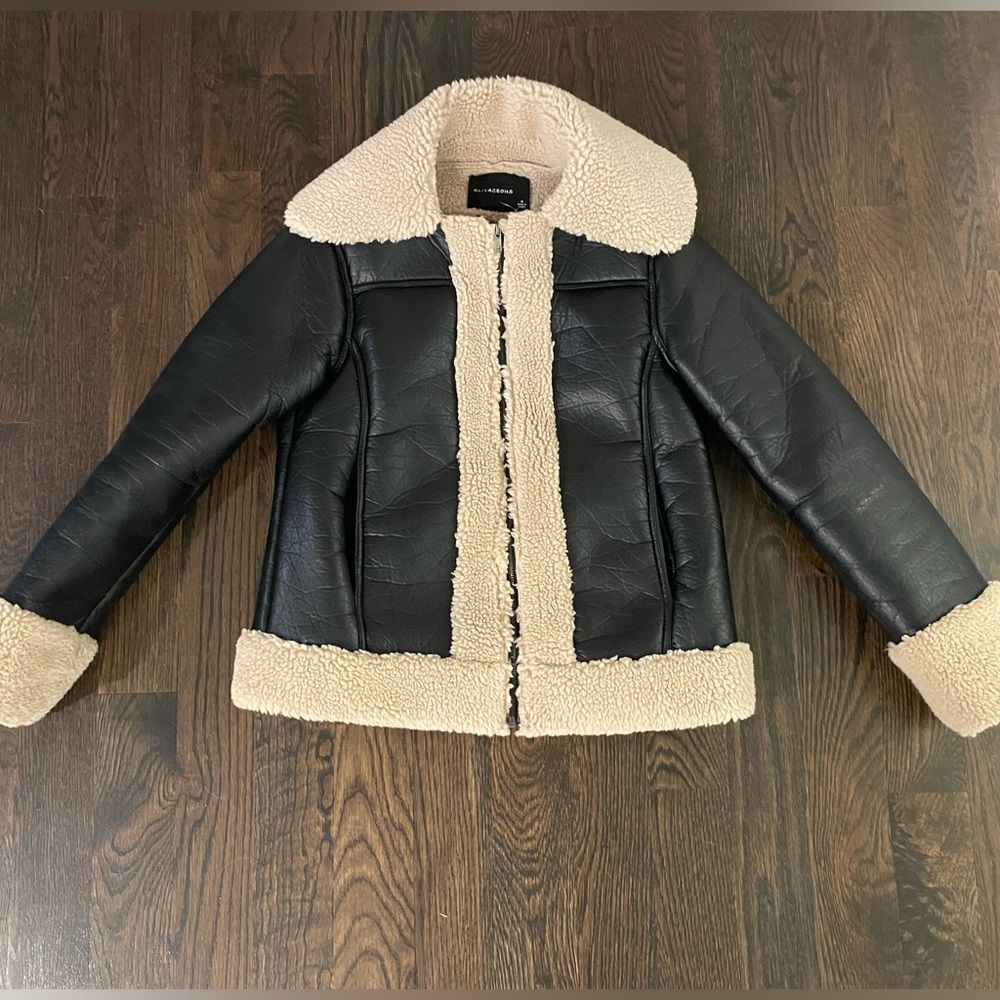 Faux leather jacket. Great quality.
Never worn. Perfect condition